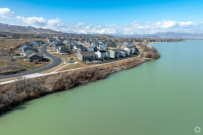 Saratoga Springs has a community build along Utah Lake.