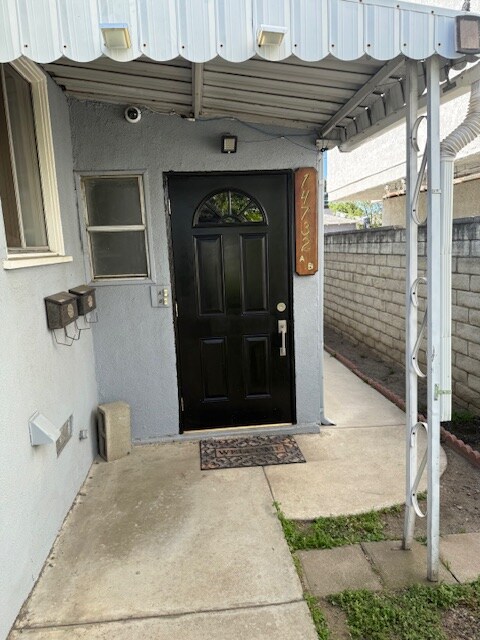14732 Burbank Blvd unit 14732-A, Los Angeles, CA 91411 - photo 2