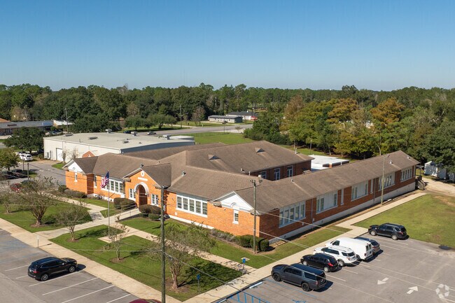 Baldwin County Public Schools is a large employer for Robertsdale, AL.