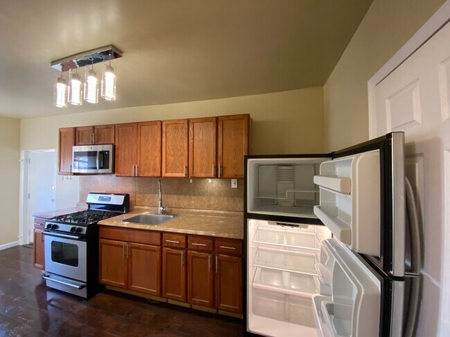1520 W Champlost Ave unit 3F, Philadelphia, PA 19141 - photo 3