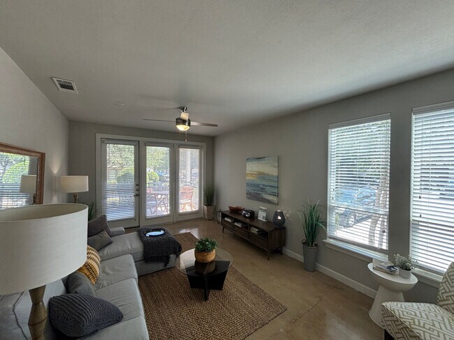 4300 Cromwell Dr unit b1, Kyle, TX 78640 - photo 4