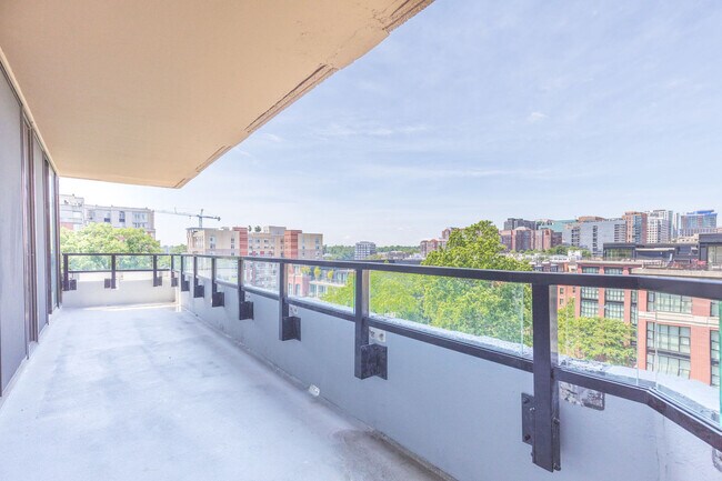 1550 Clarendon Blvd unit FL7-ID1024599P, Arlington, VA 22209 - photo 5