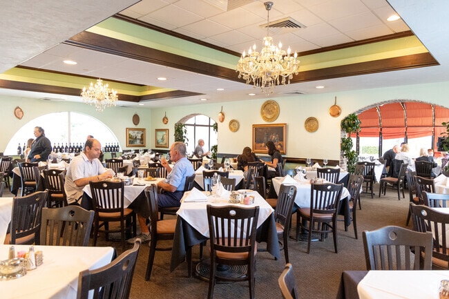 Downtown Pompano locals love their Gianni's Italian restaurant.