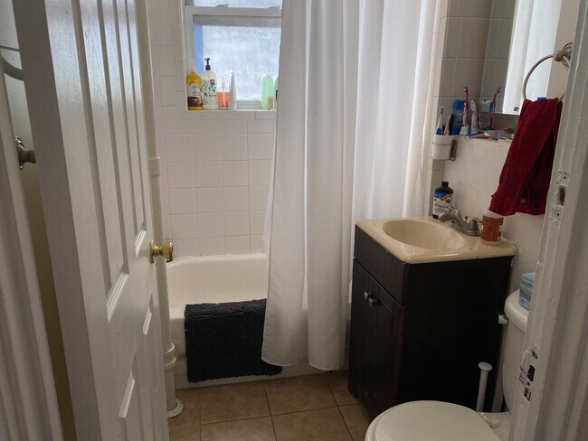 387 Hanover St unit 2, Boston, MA 02113 - photo 7