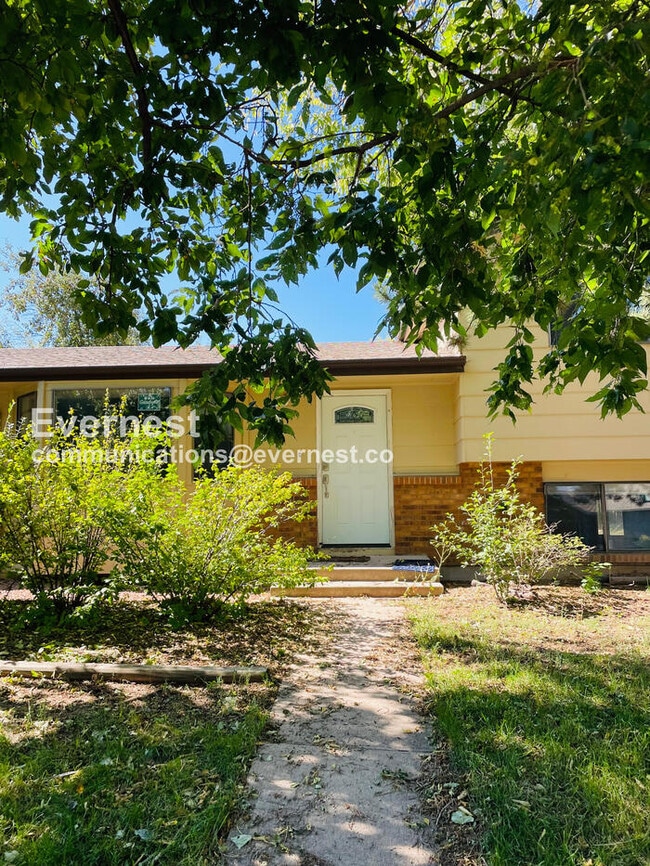 1701 Ridgewood Rd, Fort Collins, CO 80526