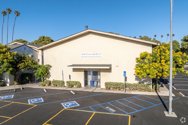 New Harvest Christian School has a student to teacher ratio of 4 to 1.