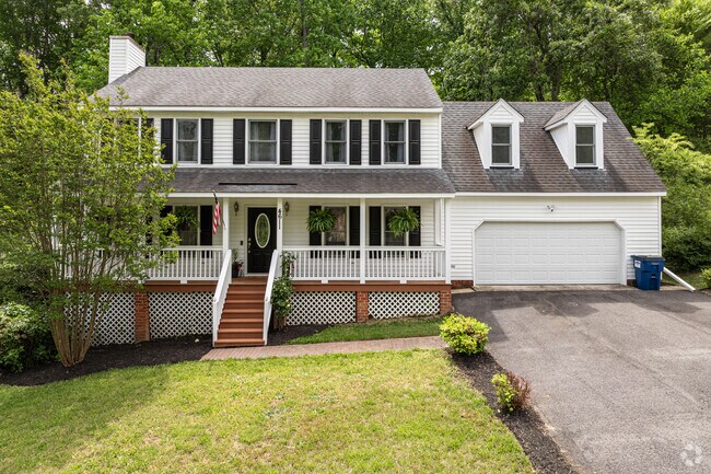 Find spacious Colonial homes that your growing family will love in Meadowbrook.