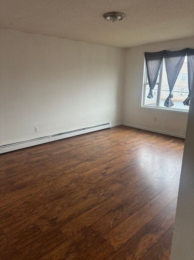 52 Charles St unit Stephen, New Britain, CT 06051 - photo 7