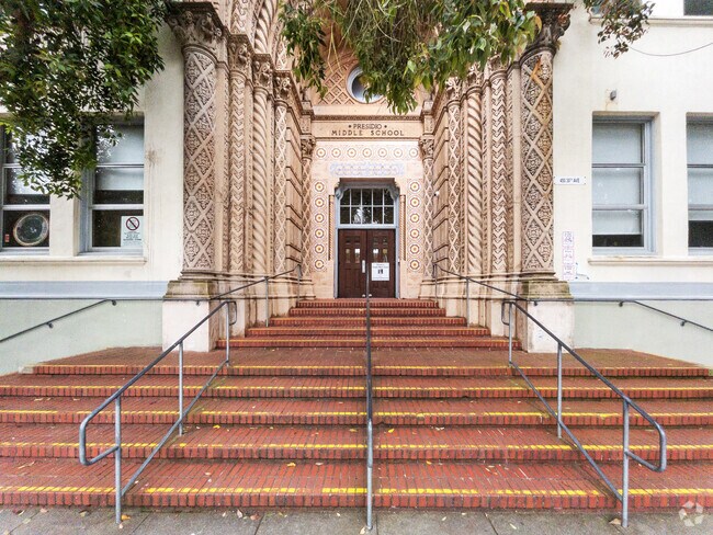 The front entrance of Presidio middle school in Lincoln Park.