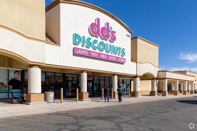 El Pueblocito also has many larger chain retail stores.