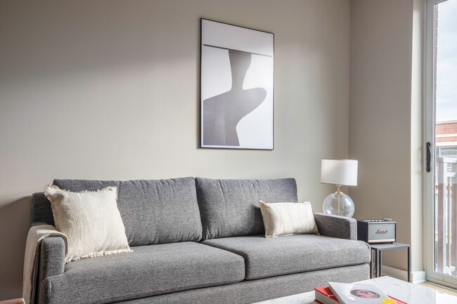 4650 Washington Blvd unit FL8-ID5747A, Arlington, VA 22201 - photo 2