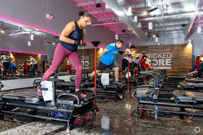 Train your core at Wicked Core with a trainer in Harmony.