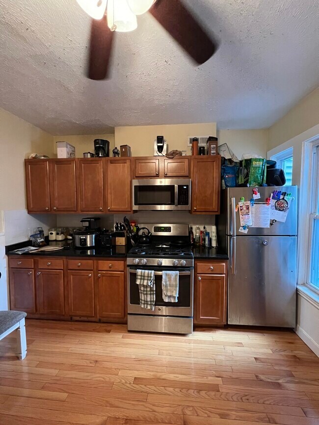 69 Cedar St unit 2L, Somerville, MA 02143 - photo 2