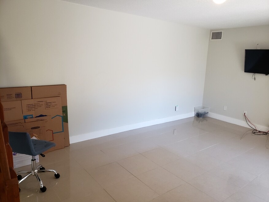 11864 SW 8th Ct, Davie, FL 33325 - photo 1