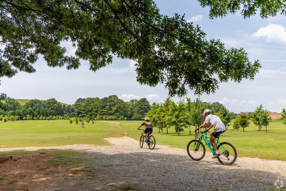 English Village_565491_MB_061725