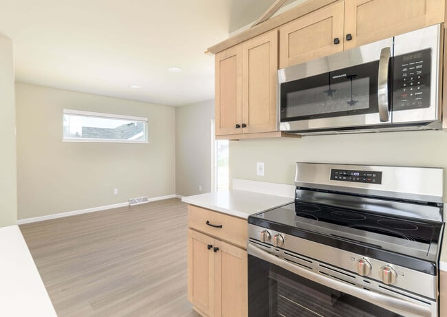 9260 Gentle Feather Rd, Verona, WI 53593 - photo 6