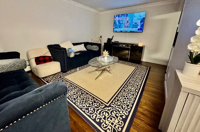 80 Hickory Rd unit 1, Port Washington, NY 11050 - photo 4