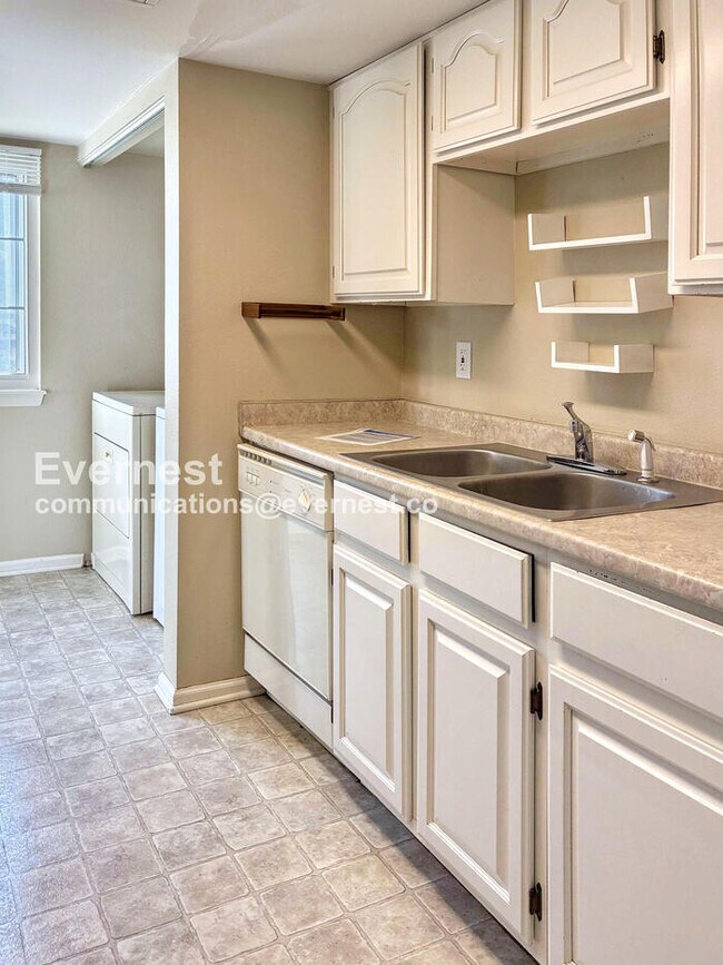 2924 Ross Dr, Fort Collins, CO 80526 - photo 4