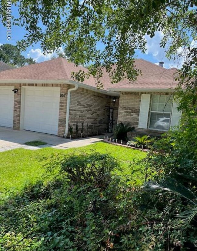 957 Rustwood Dr, Biloxi, MS 39532