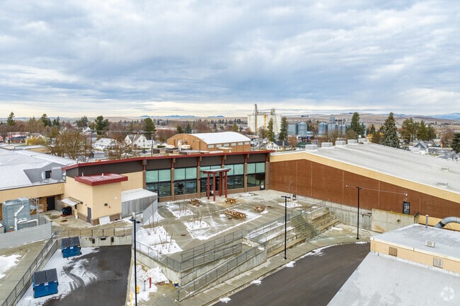 Reardan High is located within a mostly residential neighborhood.