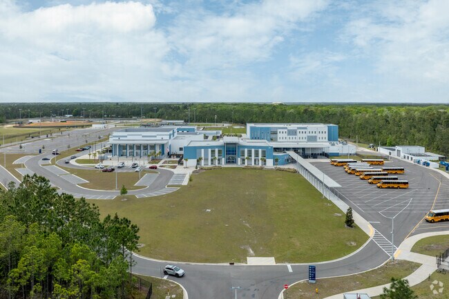 Older students attend Beashside High School in Cimarróne.