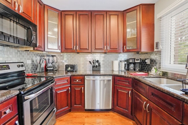 238 Carter Ct unit ID1285056P, Northbrook, IL 60062 - photo 3