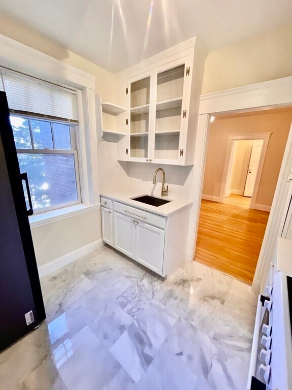 1643 Cambridge St unit 19, Cambridge, MA 02138 - photo 2