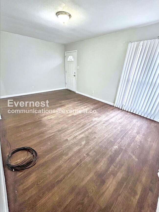 5672 Parchester Dr, Saint Louis, MO 63121 - photo 7