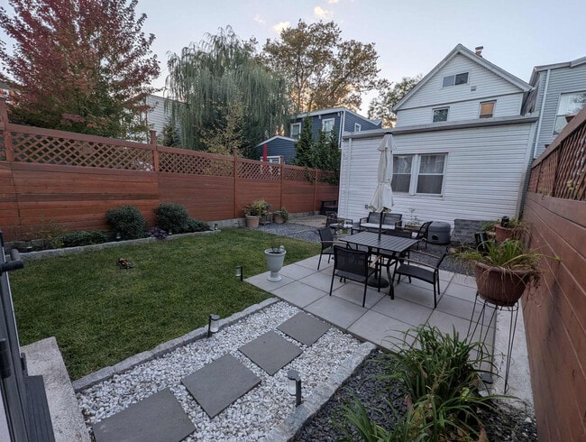 39-39 55th St unit ID1355610P, Queens, NY 11377 - photo 4