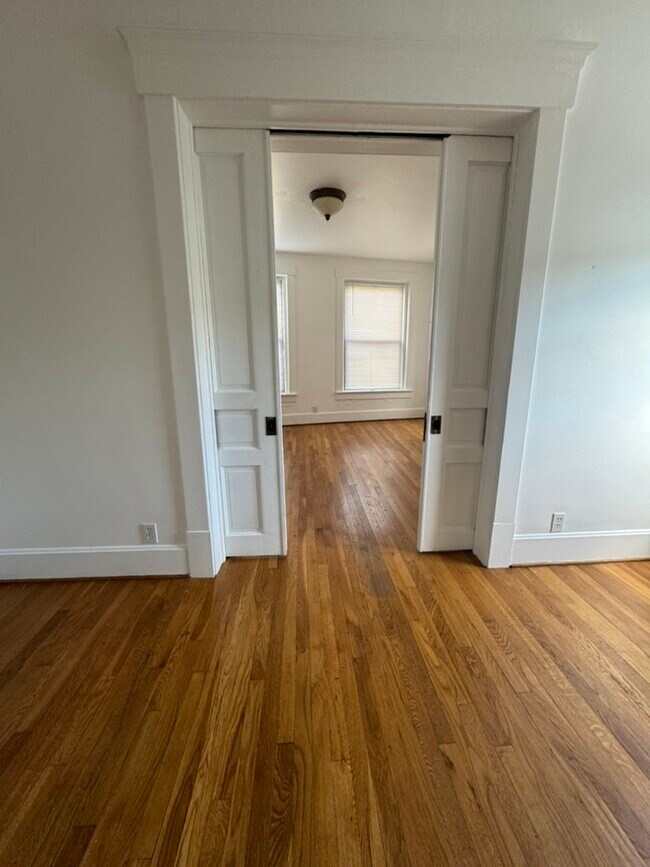 1104 1/2 N High St unit D, Columbus, OH 43201 - photo 5