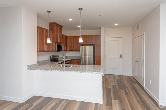 2BR, 2BA - 1,042SF