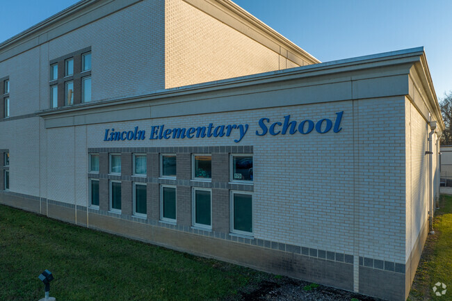 Lincoln Elementary School is part of Troy's Lincoln County R-III school district.
