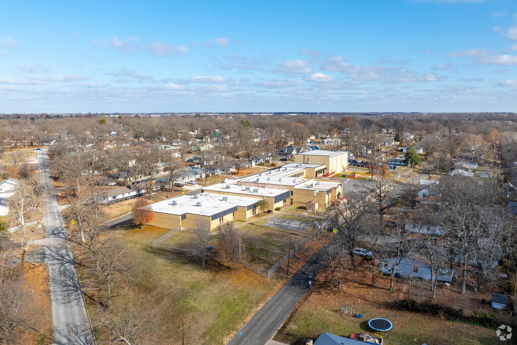 Royal Heights Elementary is known for their low student to teacher ratio.