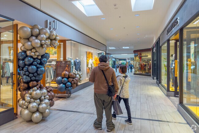 Minnehaha Woods residents shop at the Galleria, which features luxury boutiques.