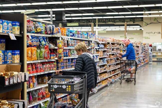 Grocery shopping is easy at Hen House Market on 135th and Metcalf.