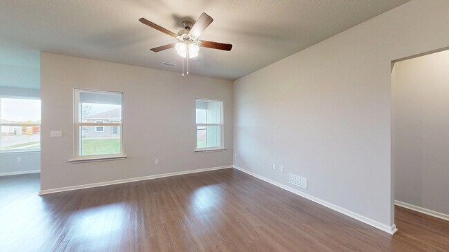 533 W Bluebird St, Gardner, KS 66030 - photo 5
