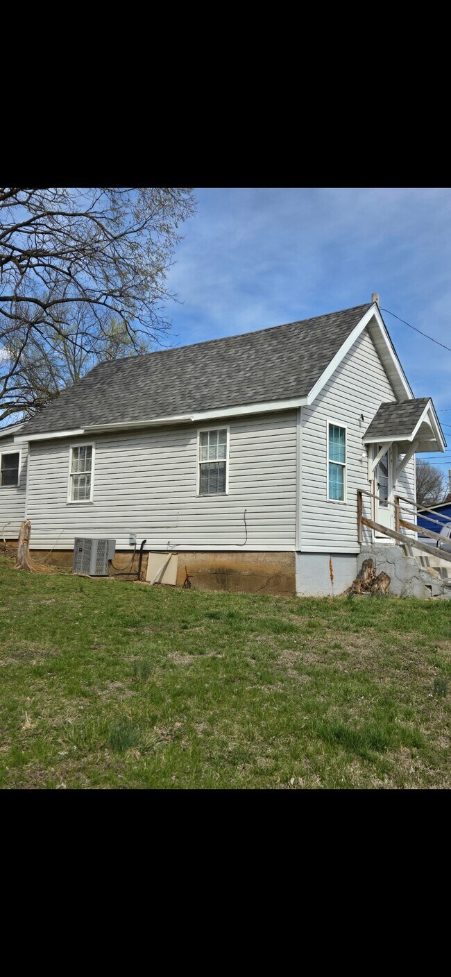 500 Glendale St, Park Hills, MO 63601
