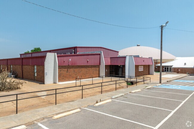 Hinton Elementary School is located in a rural community in Hinton, Oklahoma.