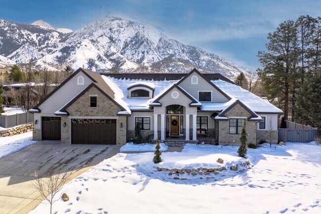 Most neighborhood houses are positioned with a nice view of the mountains.
