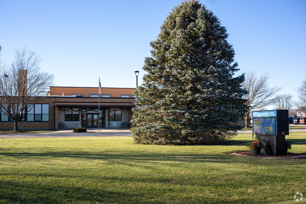 Ransom Grade School provides education in 
Lasalle County.