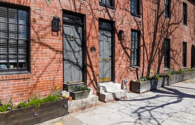 Flowers bloom outside of Otterbein homes during the spring, bringing a pop of color.