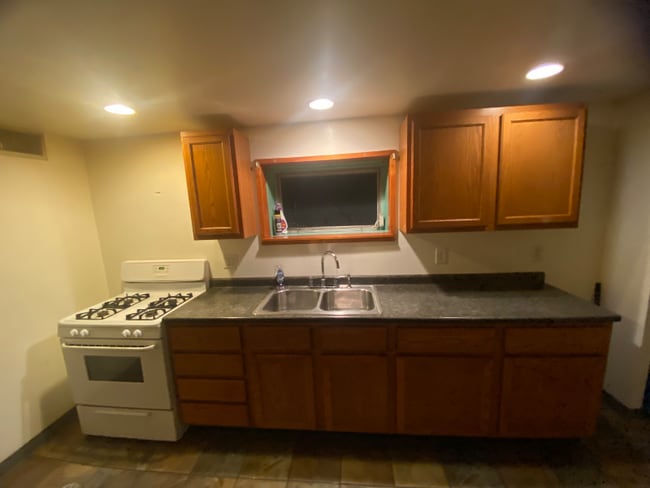 2103 E Harvard Ave, Peoria, IL 61614 - photo 3