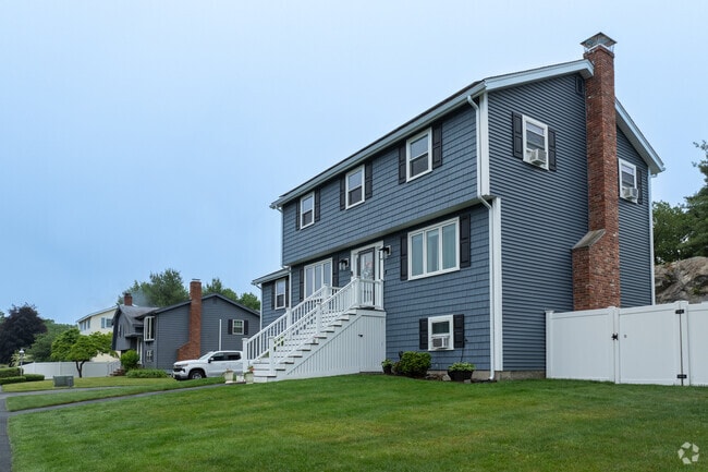 Spacious lots with large yards are highly desirable for home buyers in Oakland Vale.