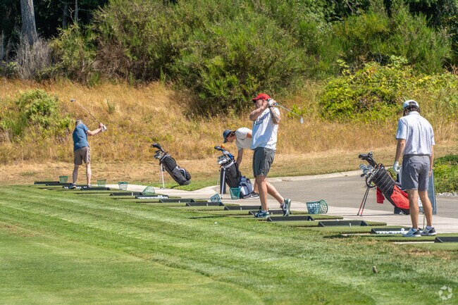 White Horse Golf Club in Parkwood offers a pristine setting for golfers of all levels.