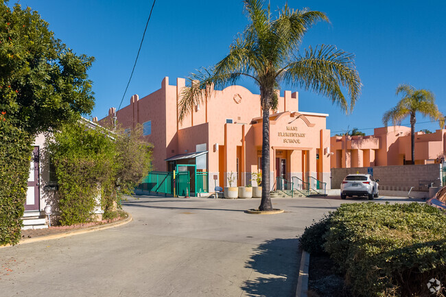Or Hachaim is located in Valley Village.