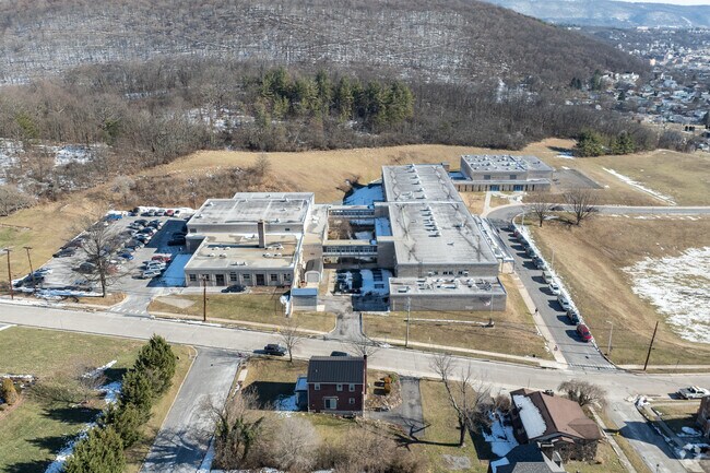 Braddock Middle School is where students of Cumberland go to school.