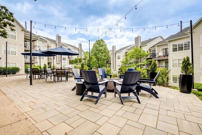 The Knoll at Fair Oaks, Fairfax, VA 22033 - photo 2