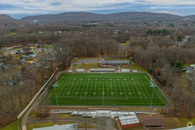 Join the athletics of Washington Middle School.