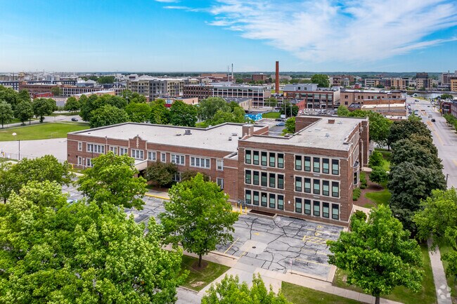 Fort Howard Elementary School has 246 students.