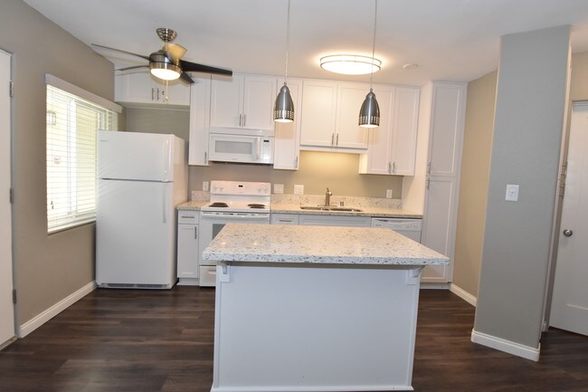 Hilltop Terrace, San Diego, CA 92103 - photo 4